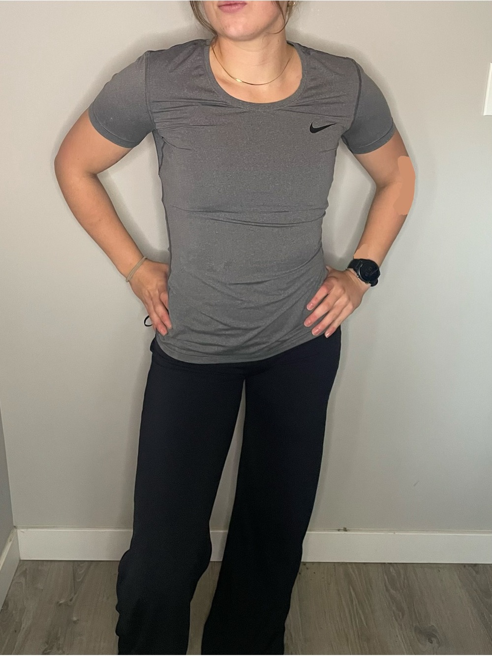 Nike Pro Cool Womens Dri-Fit Shirt Grey SS NWT - Size M - Runs Small